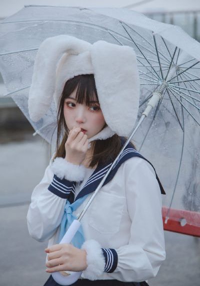 一面亲上边一面膜下边免费_手机在线免费观看